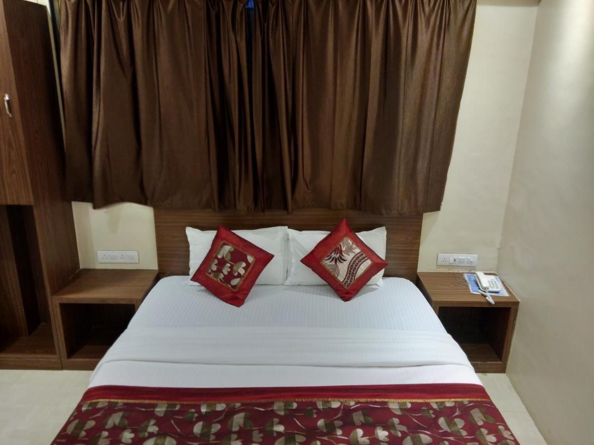 Rk Hotel-near Grant Road Railway Station Hotel