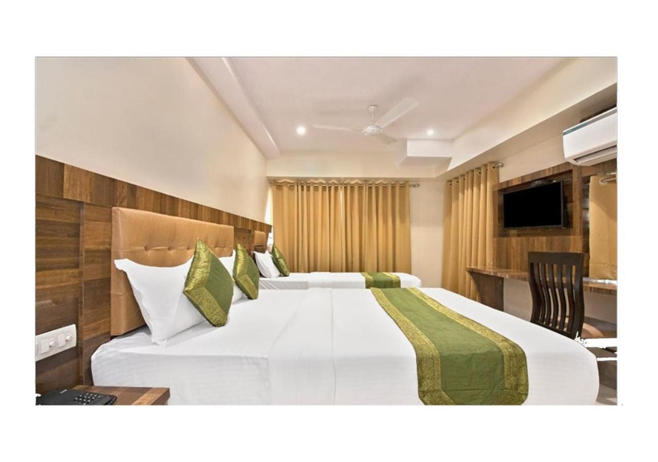 Rk Hotel-near Grant Road Railway Station Hotel 2*