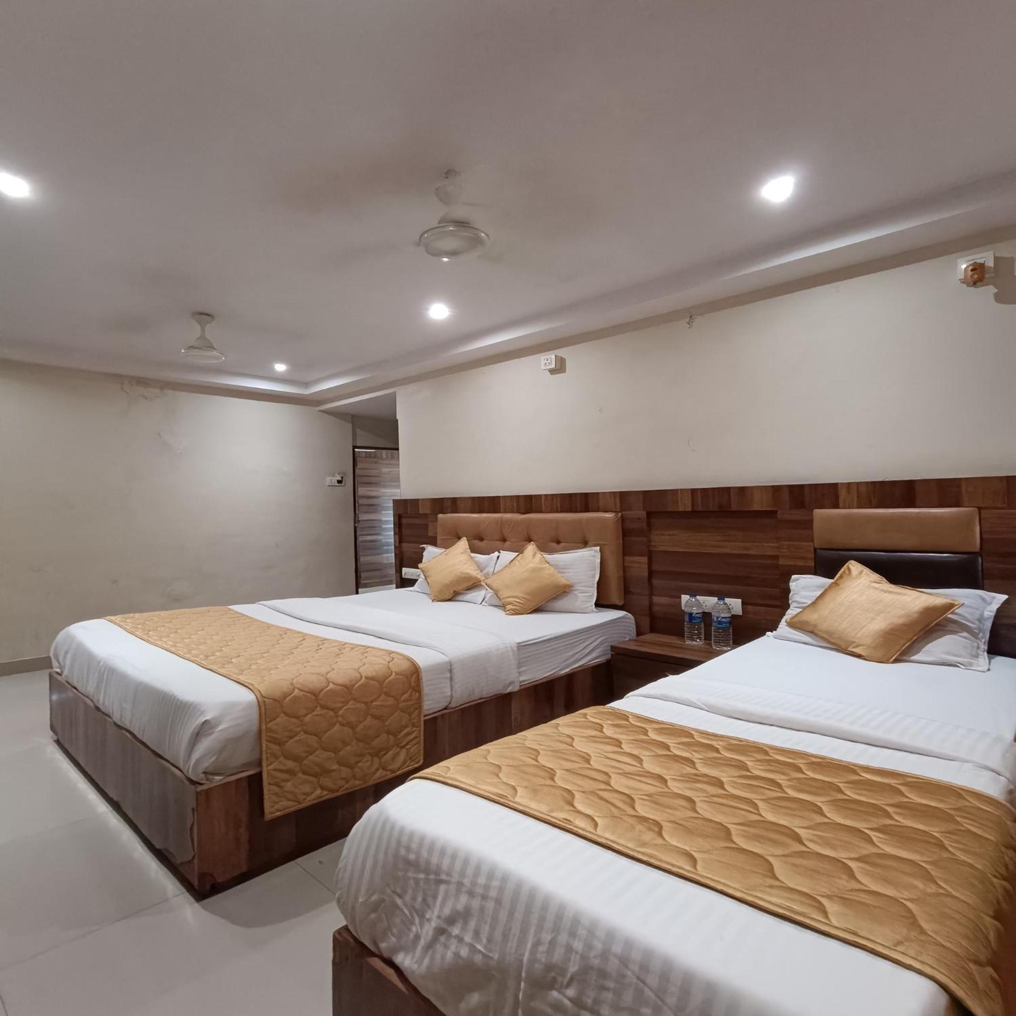 Rk Hotel-near Grant Road Railway Station Hotel
